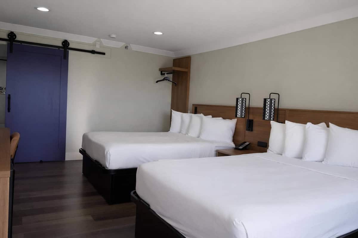 Room, 2 Queen Beds, Accessible, Non Smoking