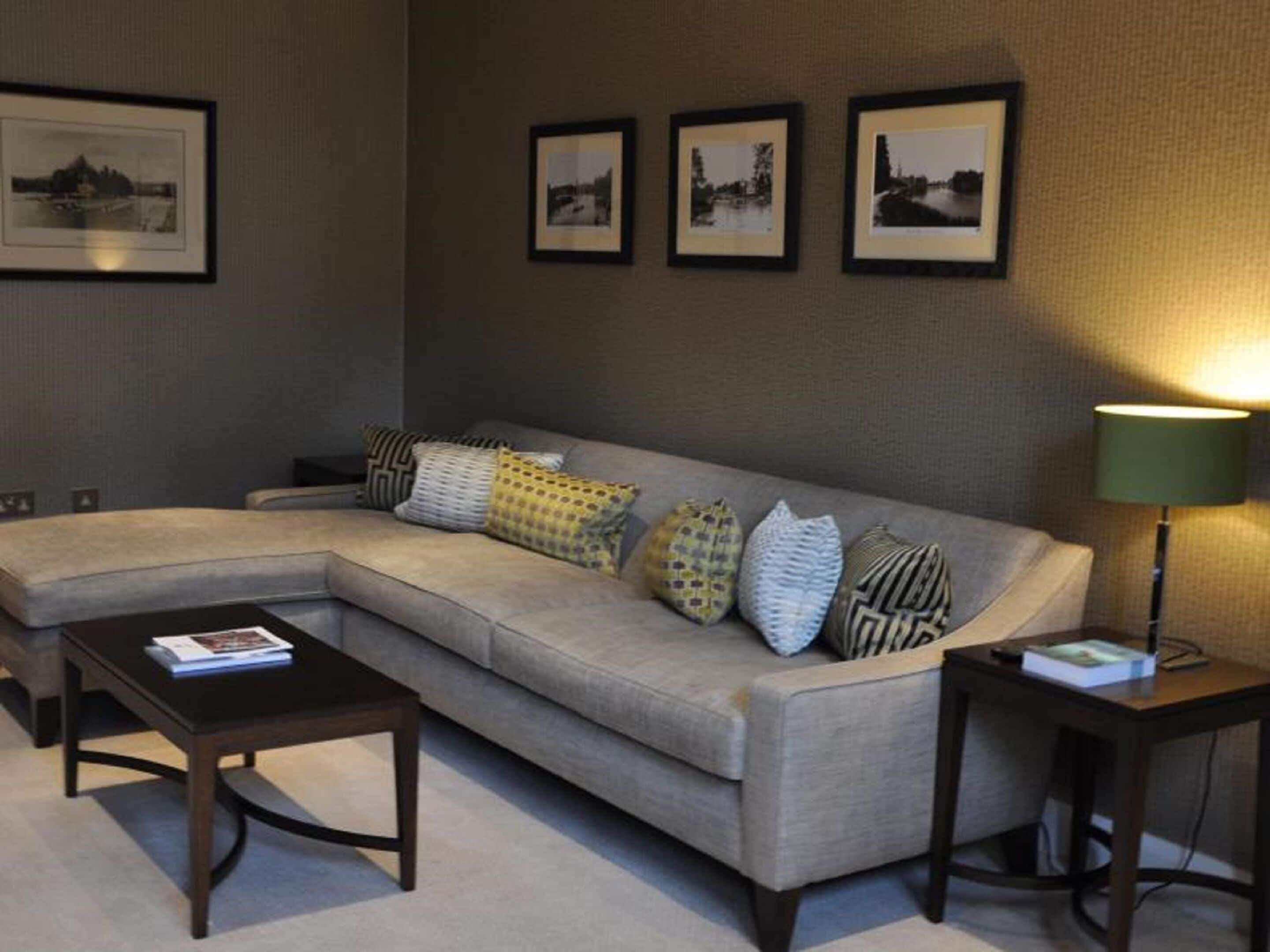 junior suite | hypo-allergenic bedding, individually decorated, individually furnished