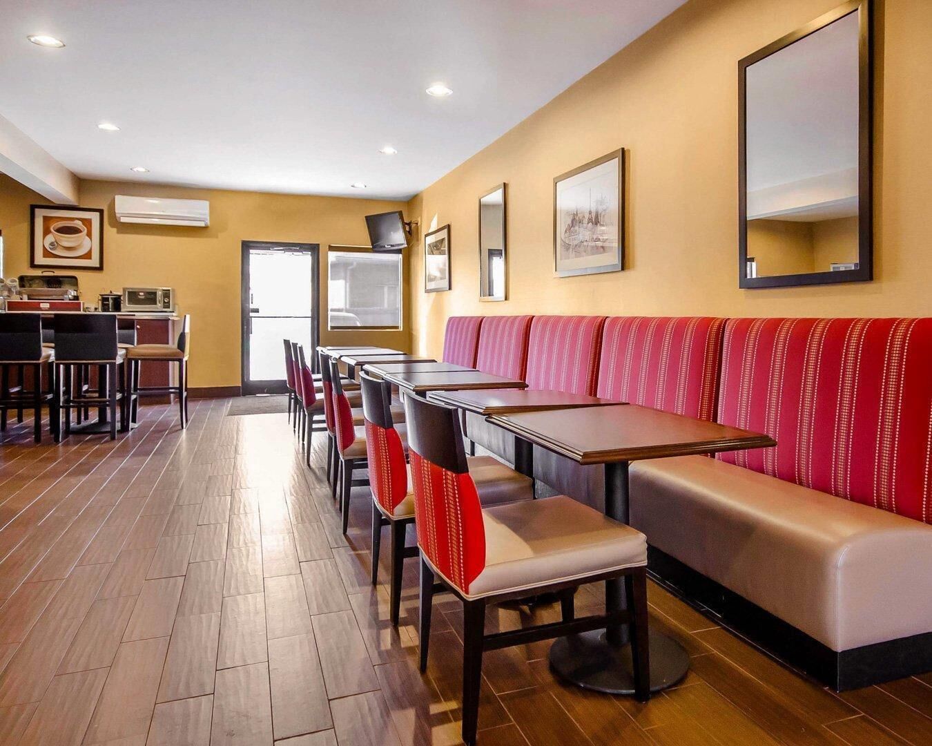 Free daily continental breakfast