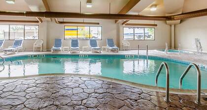 Comfort Suites Louisville East