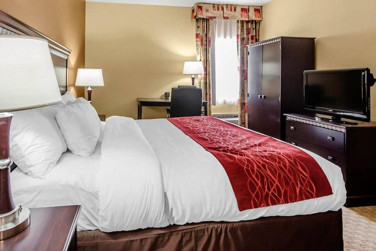 高档床上用品、办公桌、笔记本电脑工作区、熨斗/熨衣板