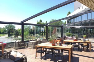 Gastrobar, okyanus manzaralı, her gün açık 