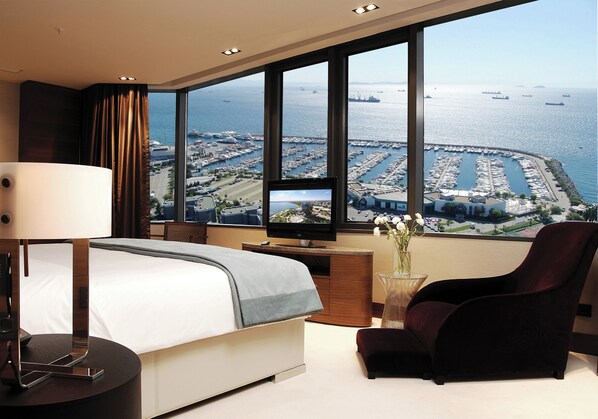 Executive Suite, 1 King Bed, Sea View | Beach/ocean view - Sheraton Istanbul Atakoy Hotel (Istanbul)