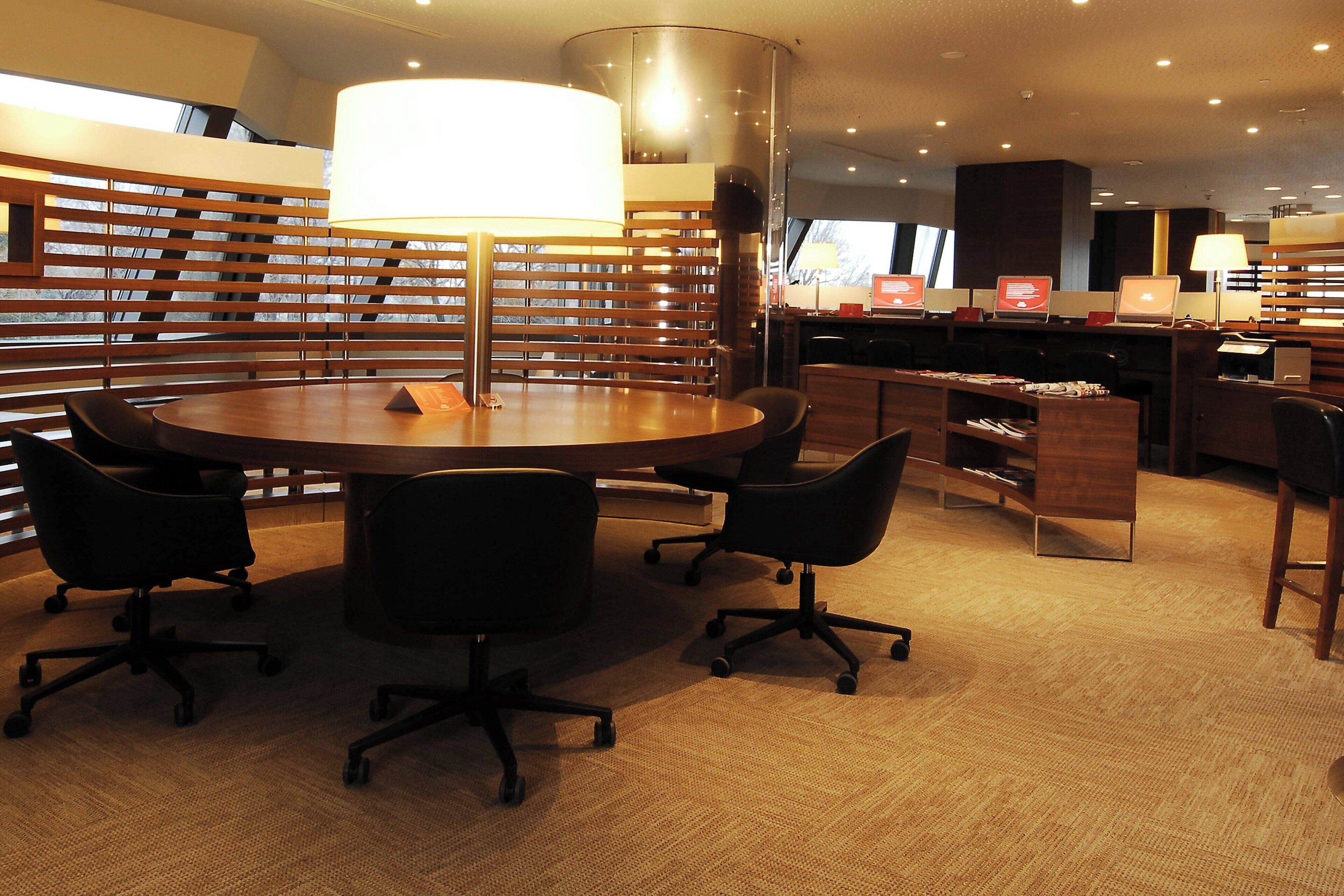 gastropub, ocean views, open daily