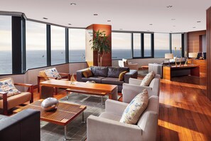 Gastropub, ocean views, open daily - Sheraton Istanbul Atakoy Hotel (Istanbul)