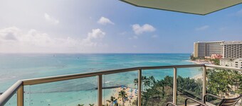 Waikiki Circle Hotel By Castle