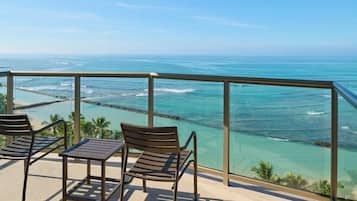 Deluxe-huone, valtameren rannalla | Tallelokero huoneessa, yksilöllisesti sisustettu