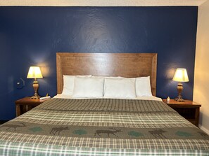 Family Suite | Desk, blackout drapes, free WiFi, bed sheets