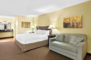 Premium bedding, pillowtop beds, individually furnished, desk - Best Western Coach House (Springfield)