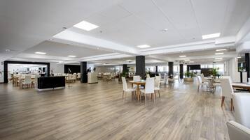 Daily buffet breakfast (EUR 15 per person)