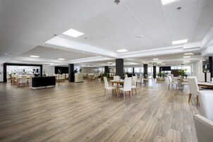 Daily buffet breakfast (EUR 15 per person)