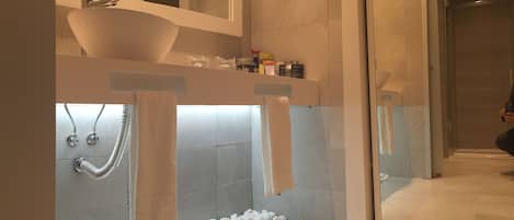 Junior Suite | Bathroom