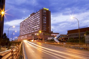 Front of property - Hotel Chamartin The One (Madrid)