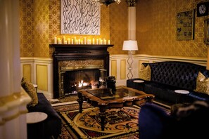 Unclassified image, 4 of 45, button - The Lenox Hotel Boston (Boston)