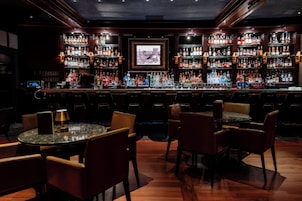Cocktail bar