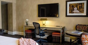 In-room safe, desk, laptop workspace, blackout curtains - The Lenox Hotel Boston (Boston)