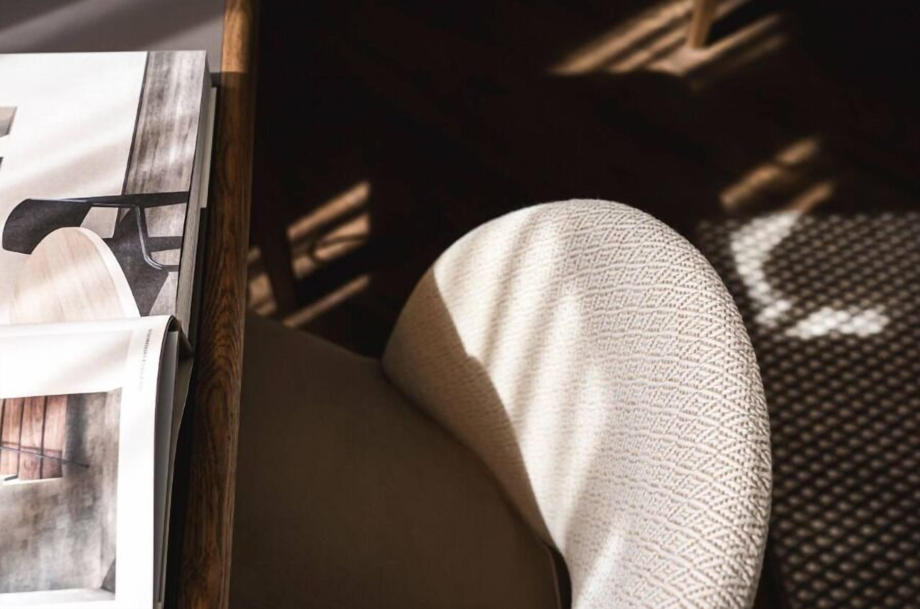 hypo-allergenic bedding, free minibar, in-room safe, desk