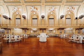 Banquet hall - Congress Plaza Hotel (Chicago)