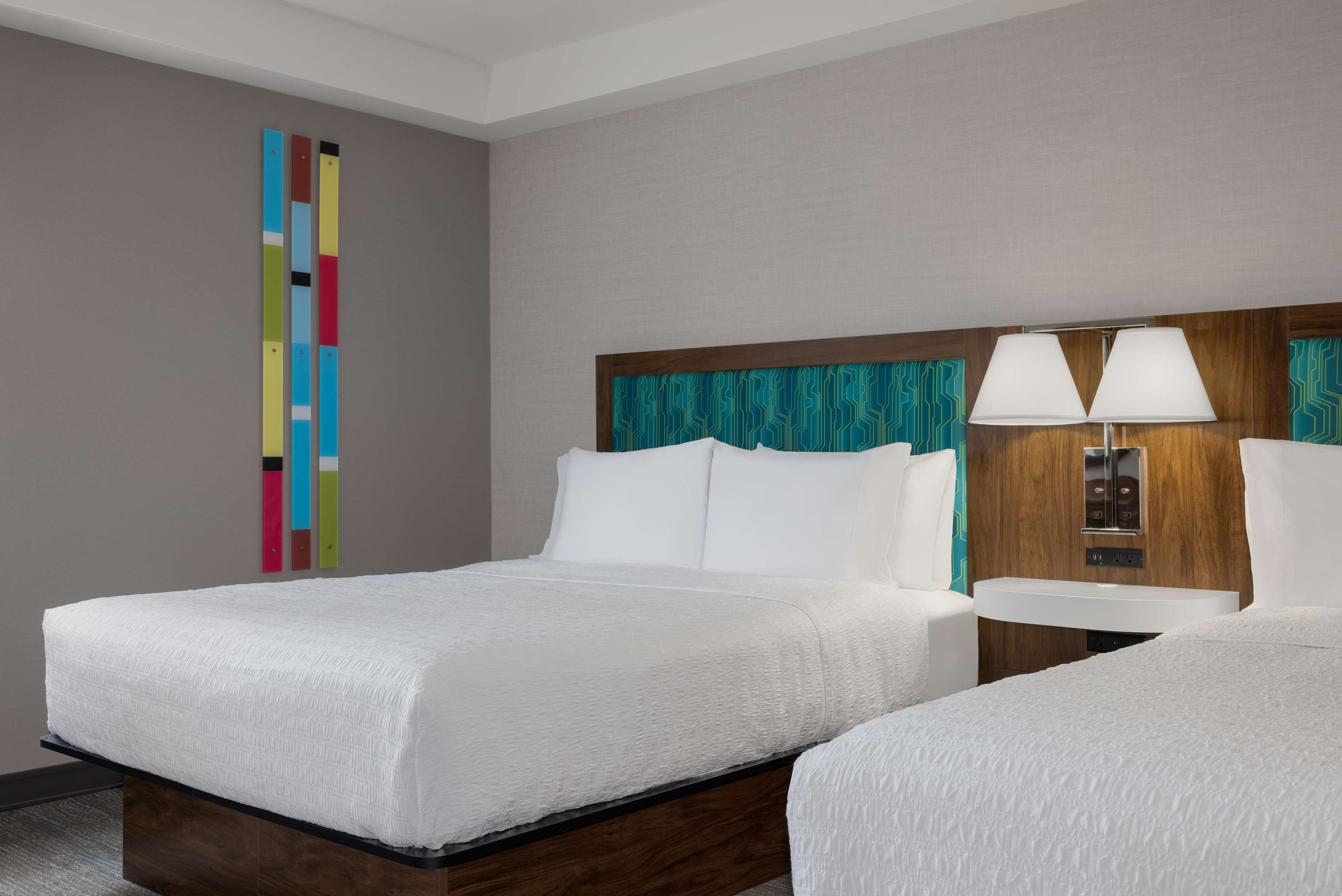 Photo - Hampton Inn & Suites by Hilton Toronto Downtown