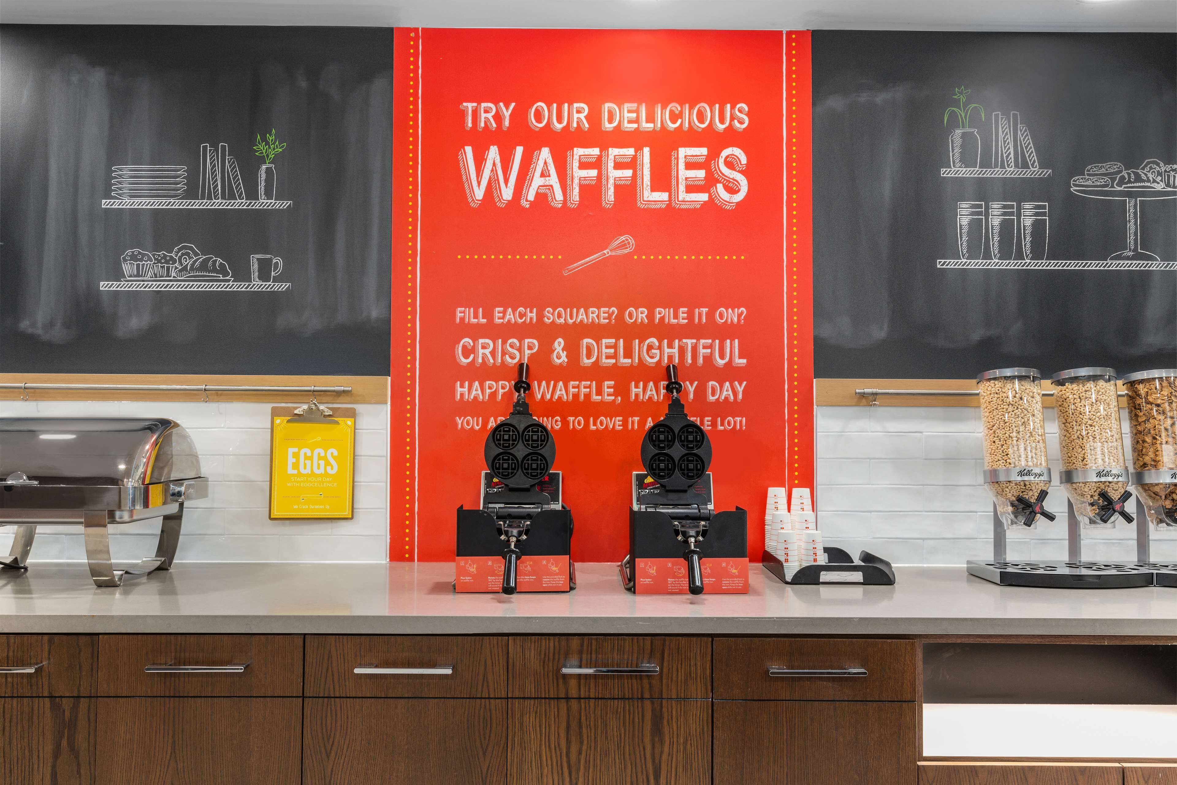 Photo - Hampton Inn & Suites by Hilton Toronto Downtown