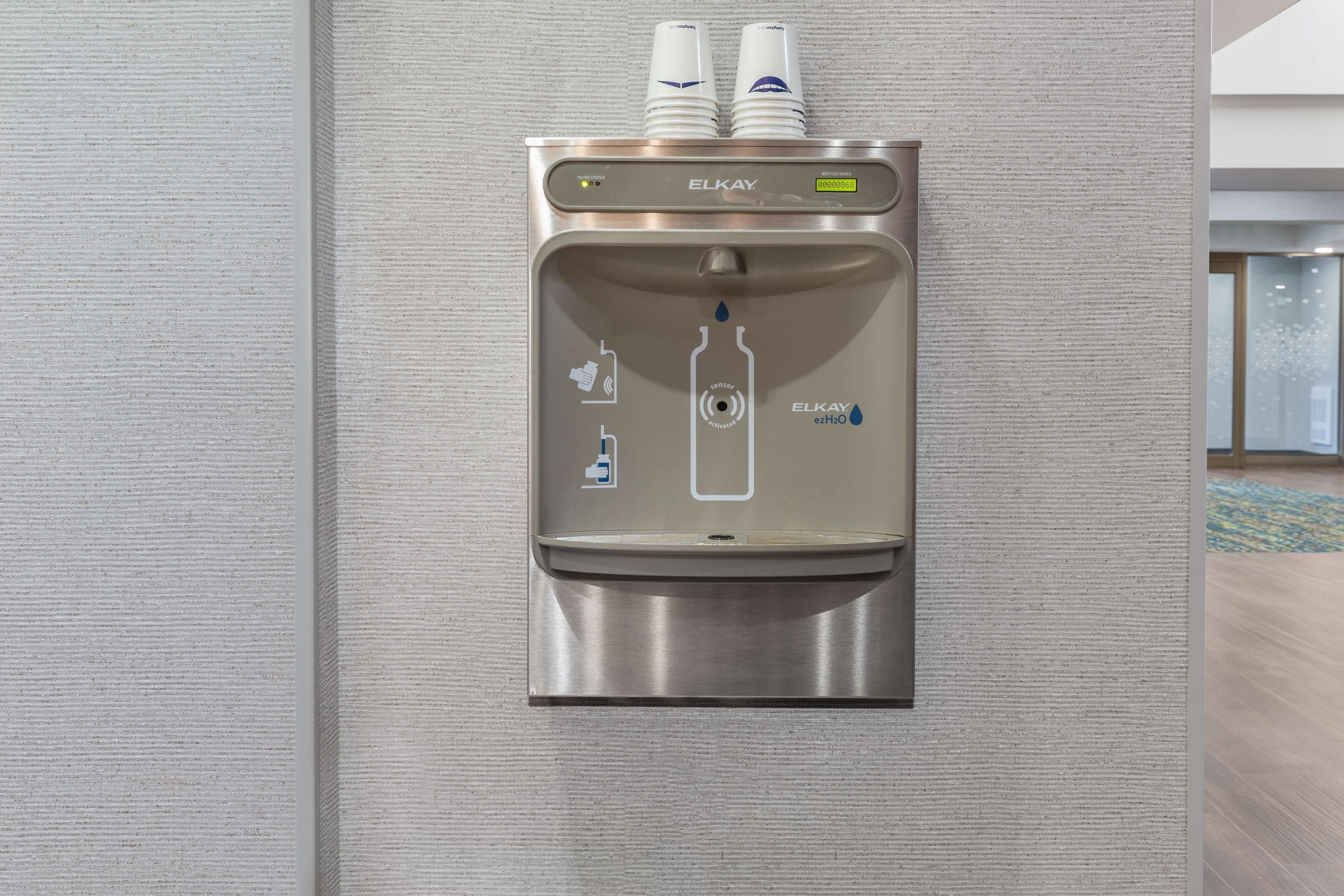 Photo - Hampton Inn & Suites by Hilton Toronto Downtown