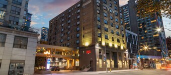 Hampton Inn & Suites by Hilton Toronto Downtown