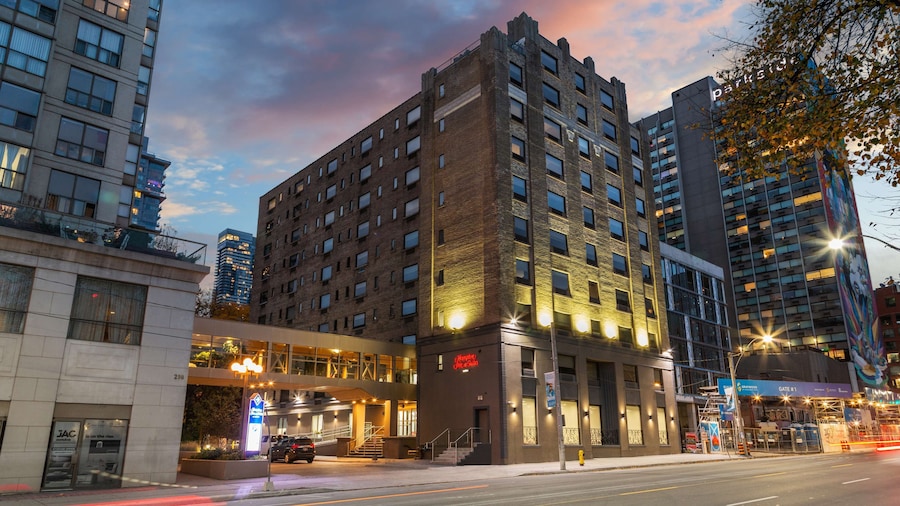 Hampton Inn & Suites by Hilton Toronto Downtown