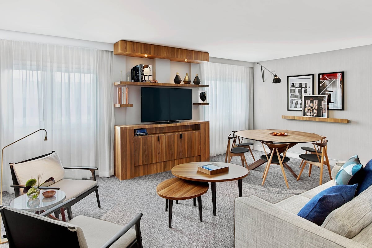 Suite Exécutive, 2 chambres, non-fumeurs, vue ville | Minibar, coffres-forts dans les chambres, décoration personnalisée