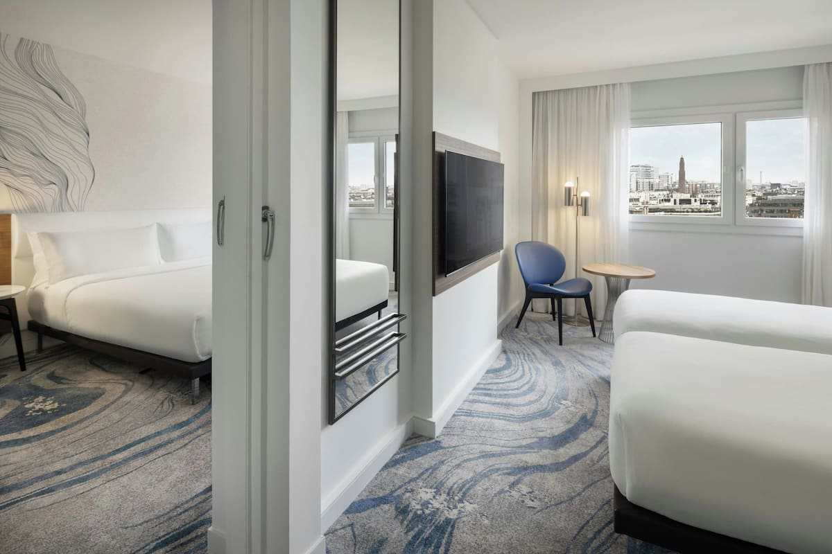 Superior Room, 1 Double Bed | Premium bedding, minibar, in-room safe, desk