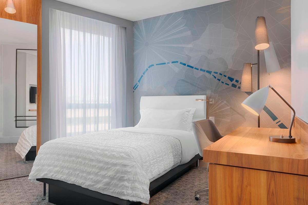Urban, Chambre, 1 lit une place, non-fumeurs | Minibar, coffres-forts dans les chambres, décoration personnalisée
