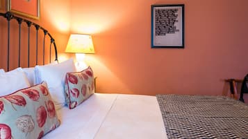 Design Room, 1 Queen Bed | Egyptian cotton sheets, premium bedding, in-room safe