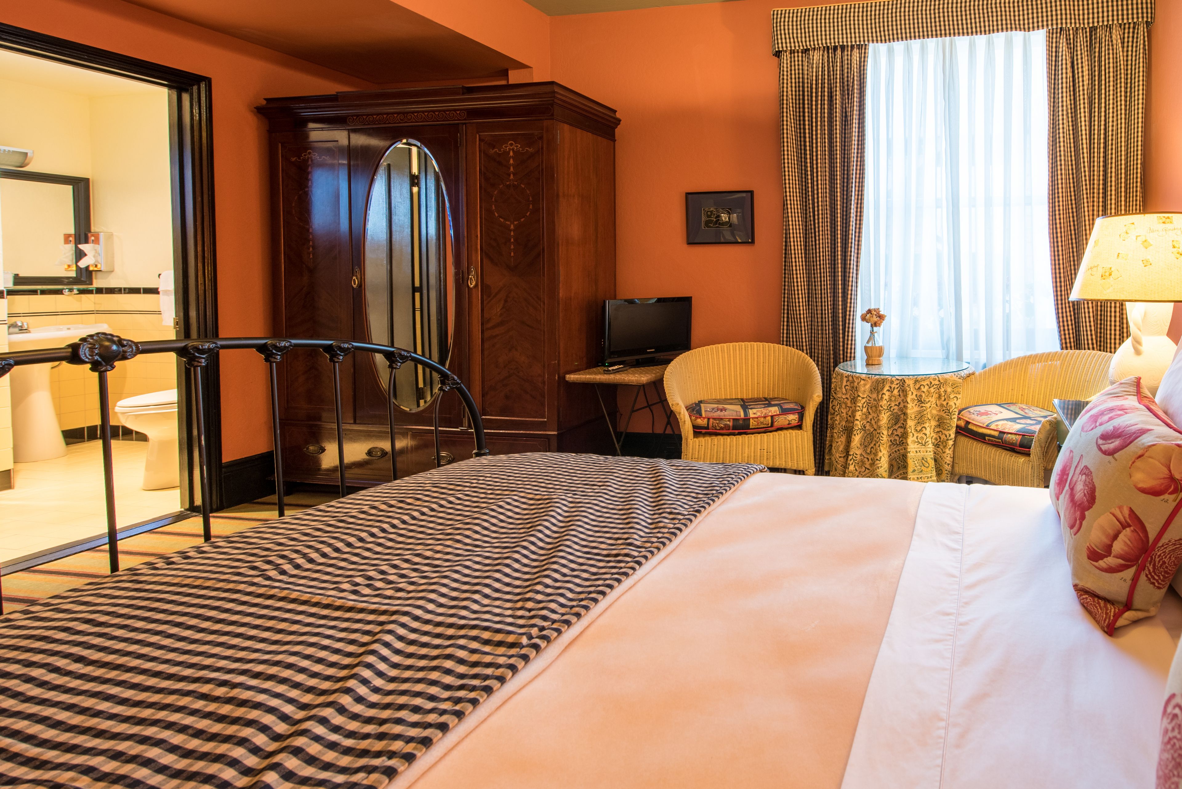 design room, 1 queen bed | premium bedding, in-room safe, individually decorated