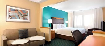 Dubuque Inn & Suites