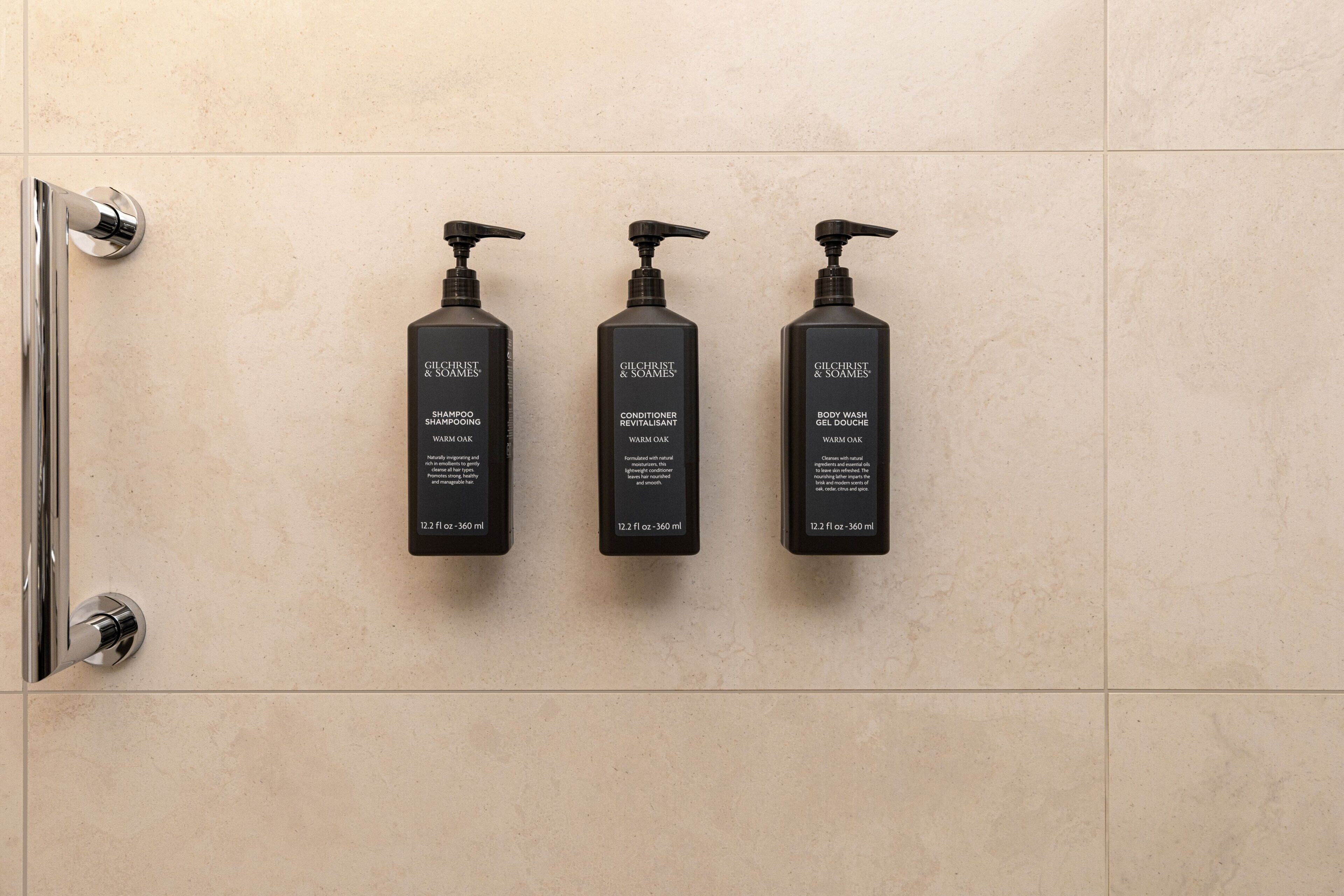 combined shower/bathtub, deep-soaking bathtub, free toiletries