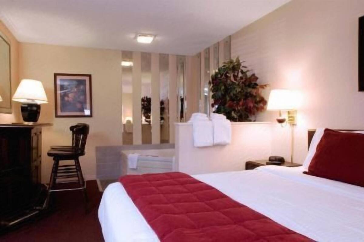 Desk, blackout curtains, iron/ironing board, free WiFi