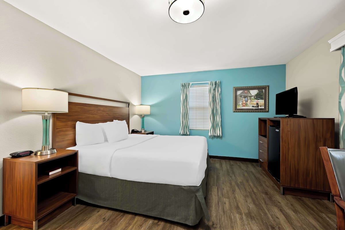 Family Suite, Multiple Beds, Non Smoking, Refrigerator & Microwave
