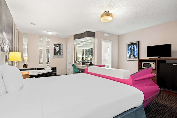 Suite, 1 très grand lit, non-fumeur, bain à remous