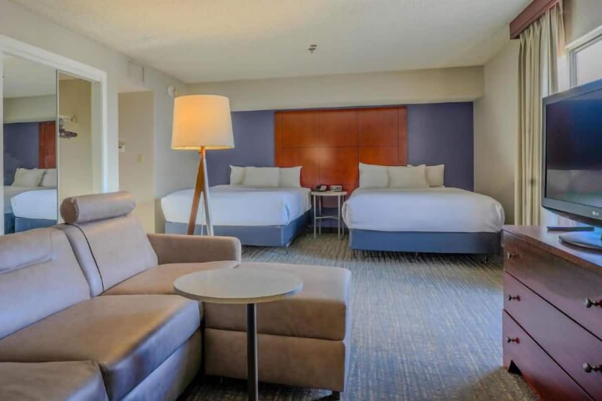 Suite estudio, 2 camas Queen size | Escritorio y espacio para trabajar con laptop