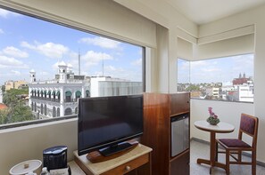 Hab 1 Cama | In-room safe, desk, iron/ironing board, free WiFi