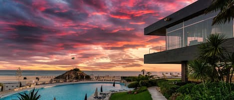 Outdoor pool, open 9:00 AM to 7:00 PM, pool umbrellas, sun loungers