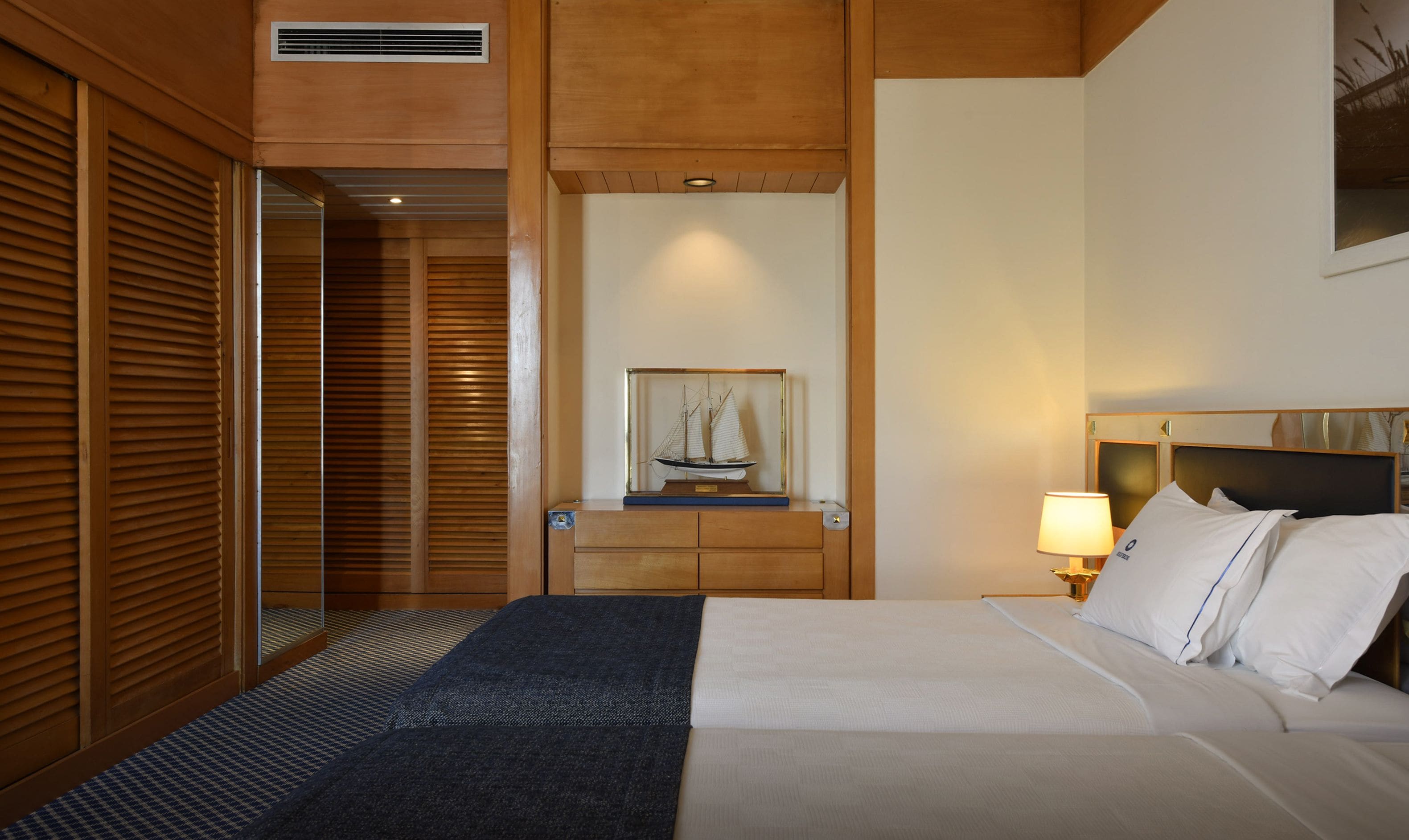 suite, city view | 1 bedroom, minibar, in-room safe, blackout curtains