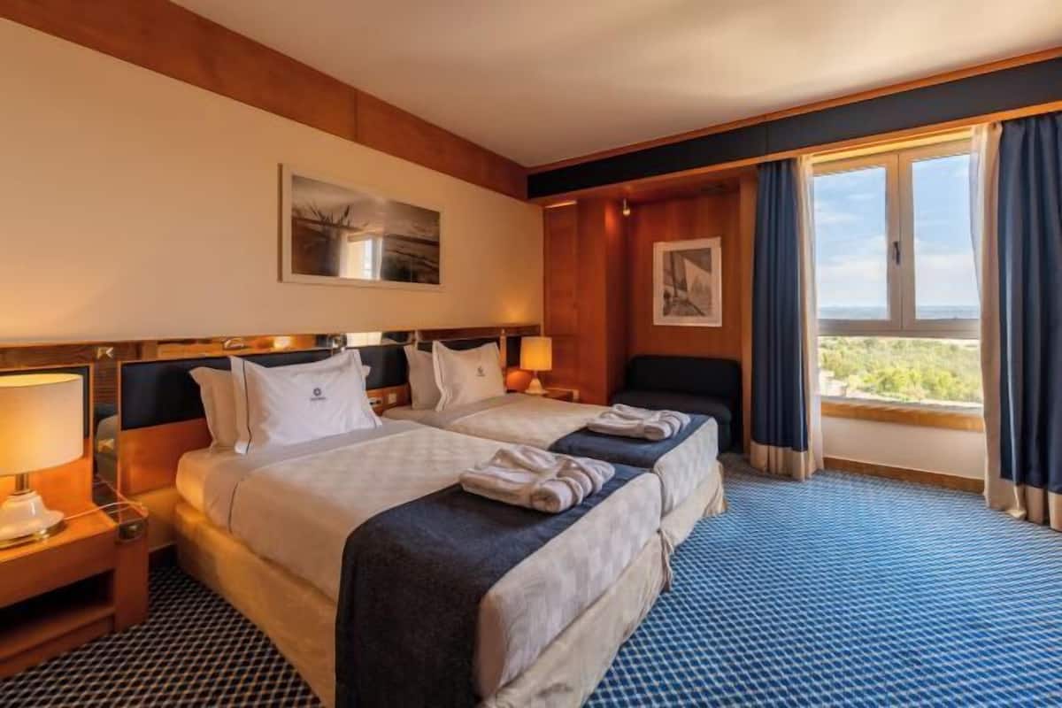 1 bedroom, minibar, in-room safe, blackout curtains