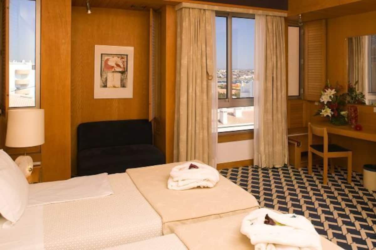 1 bedroom, minibar, in-room safe, blackout drapes
