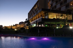 Outdoor pool, open 9:00 AM to 7:00 PM, pool umbrellas, sun loungers