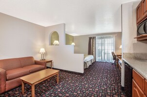 Roupas de cama premium, escrivaninha, ferros/tábuas de passar roupa