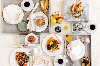 Daily full breakfast for a fee at Trump National Doral Miami