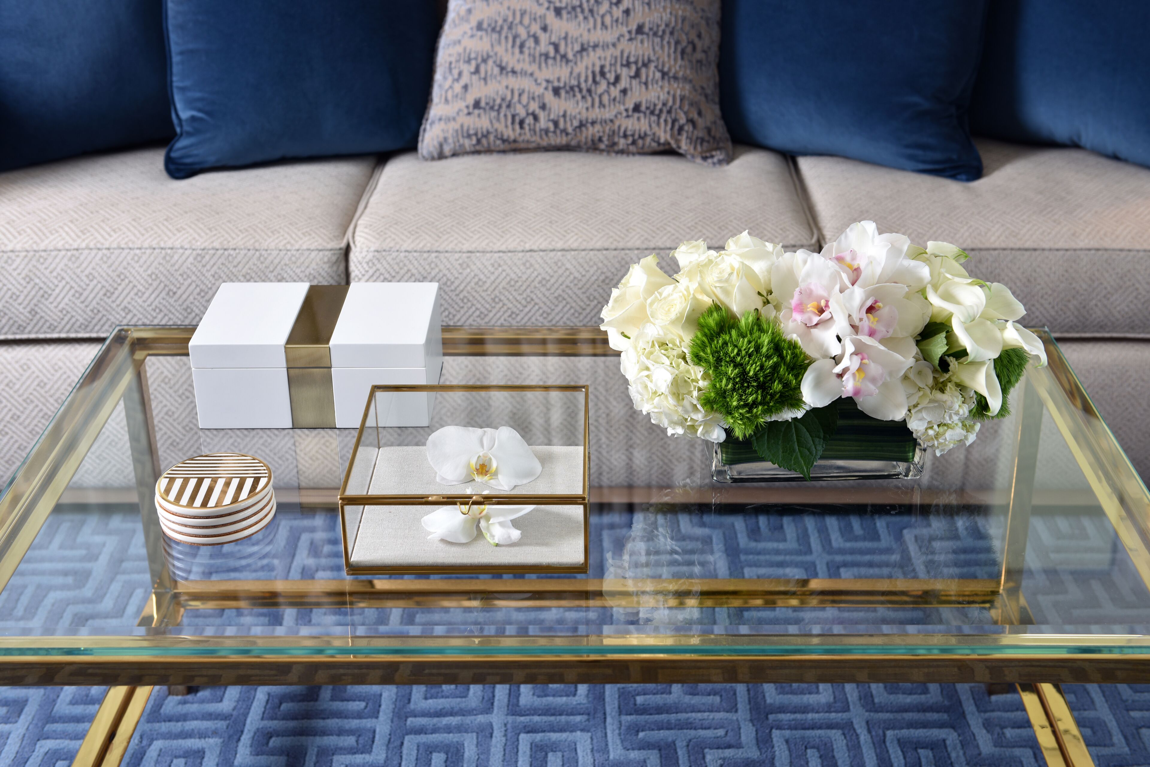 55-inch lcd tv with cable channels, pay films