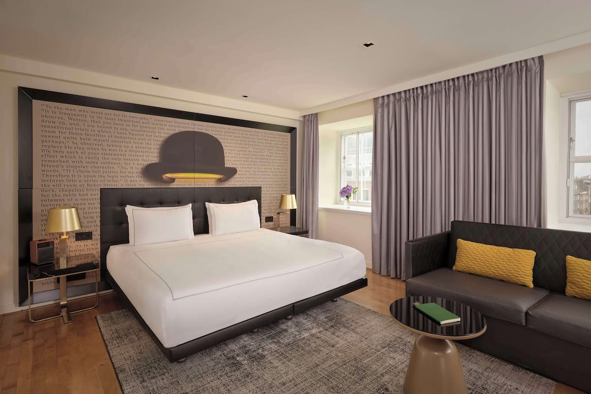 Deluxe Room (Heritage King) | 1 bedroom, hypo-allergenic bedding, minibar, in-room safe