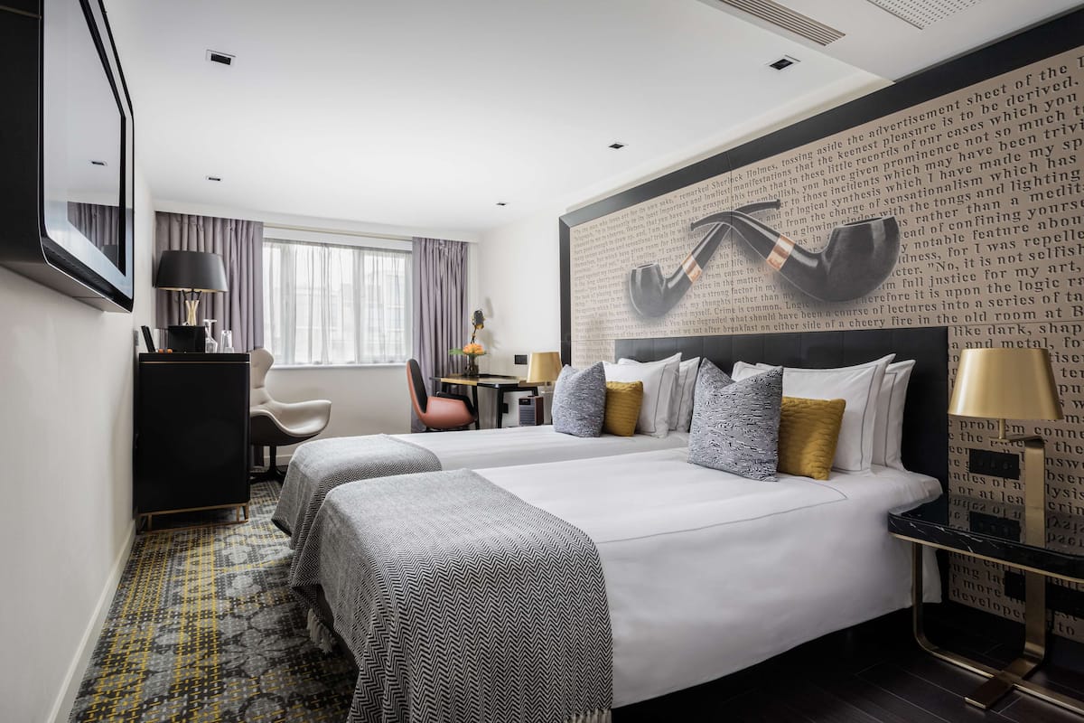 Superior Room, 2 Twin Beds | 1 bedroom, hypo-allergenic bedding, minibar, in-room safe