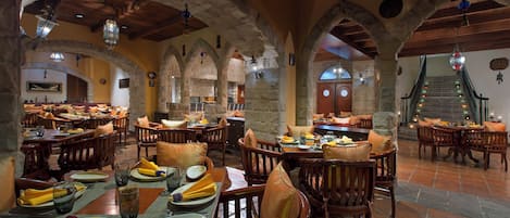 4 restaurants, breakfast, lunch, dinner served; international cuisine